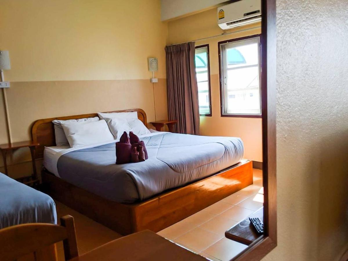 Funky Monkey Cnx - Guesthouse Chiang Mai Exterior photo